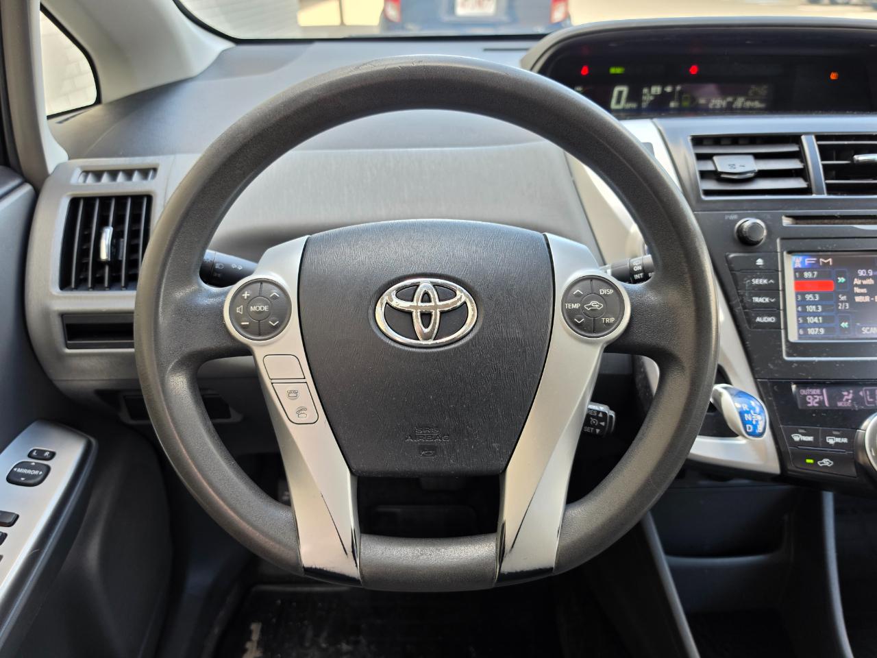 Toyota Prius V 5dr Wgn Three (Natl) 2012