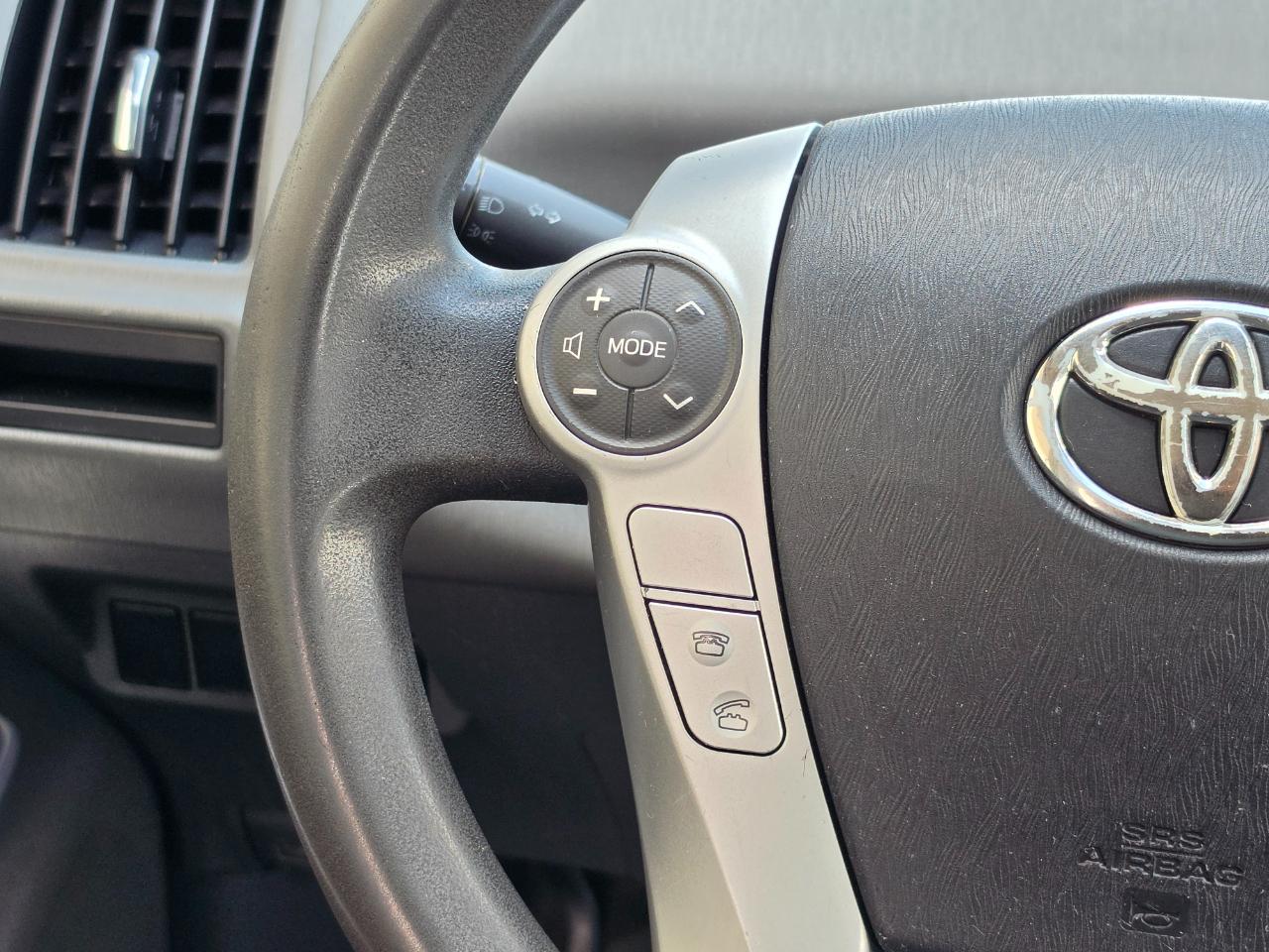 Toyota Prius V 5dr Wgn Three (Natl) 2012