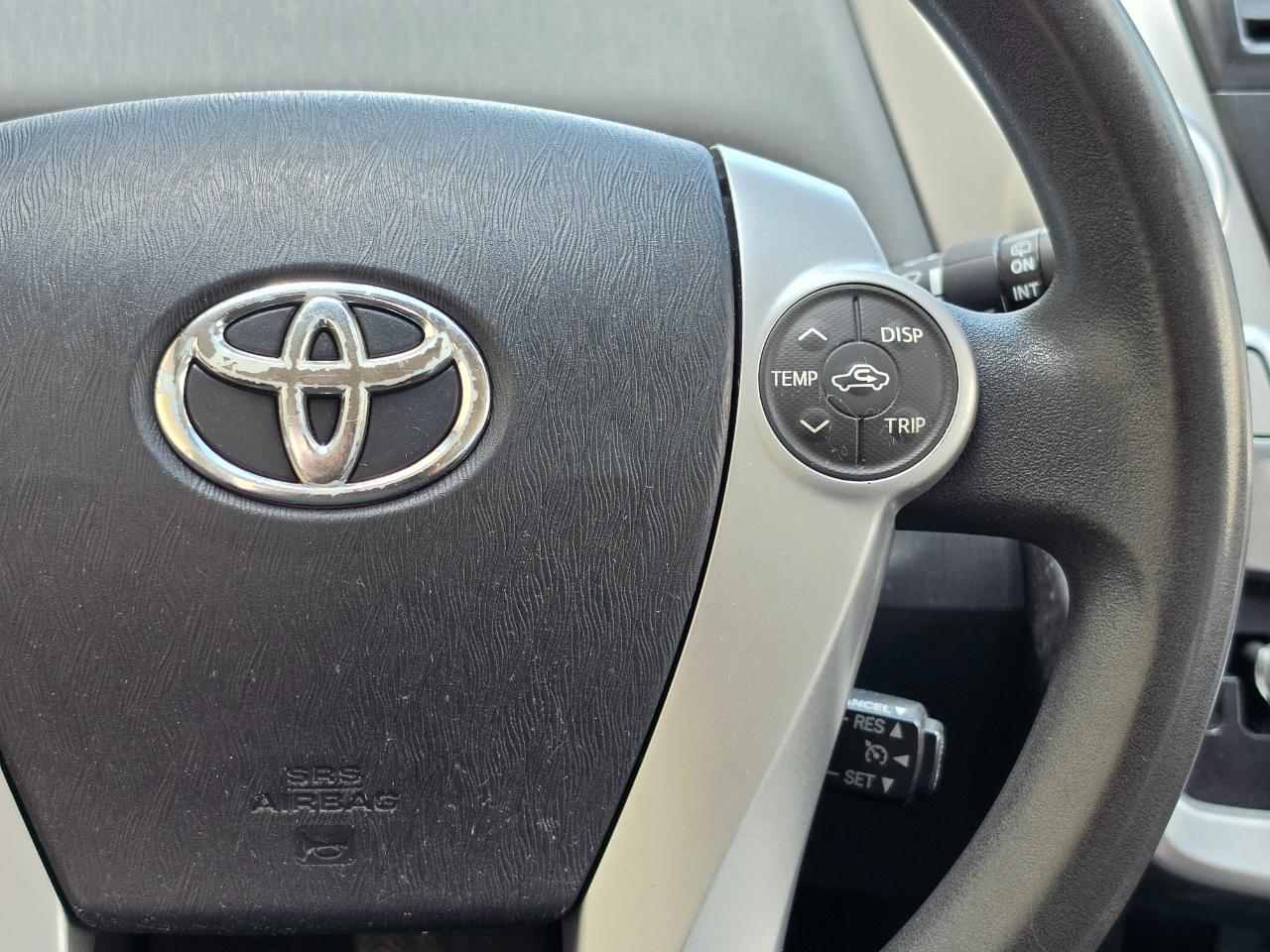 Toyota Prius V 5dr Wgn Three (Natl) 2012