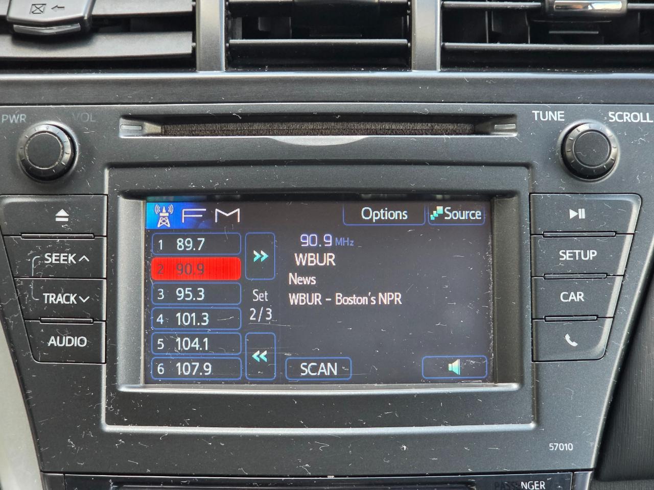 Toyota Prius V 5dr Wgn Three (Natl) 2012