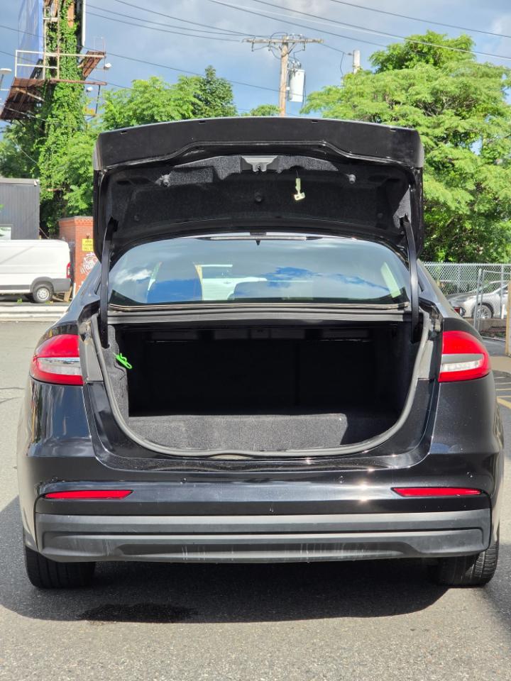 Ford Fusion Hybrid SE FWD 2019