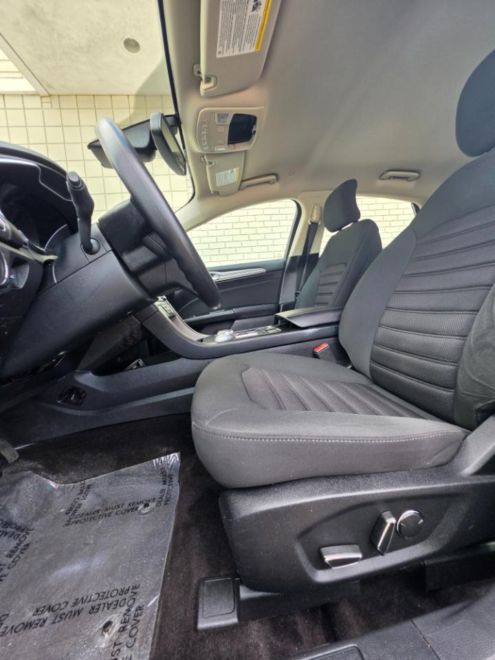 Ford Fusion Hybrid SE FWD 2019