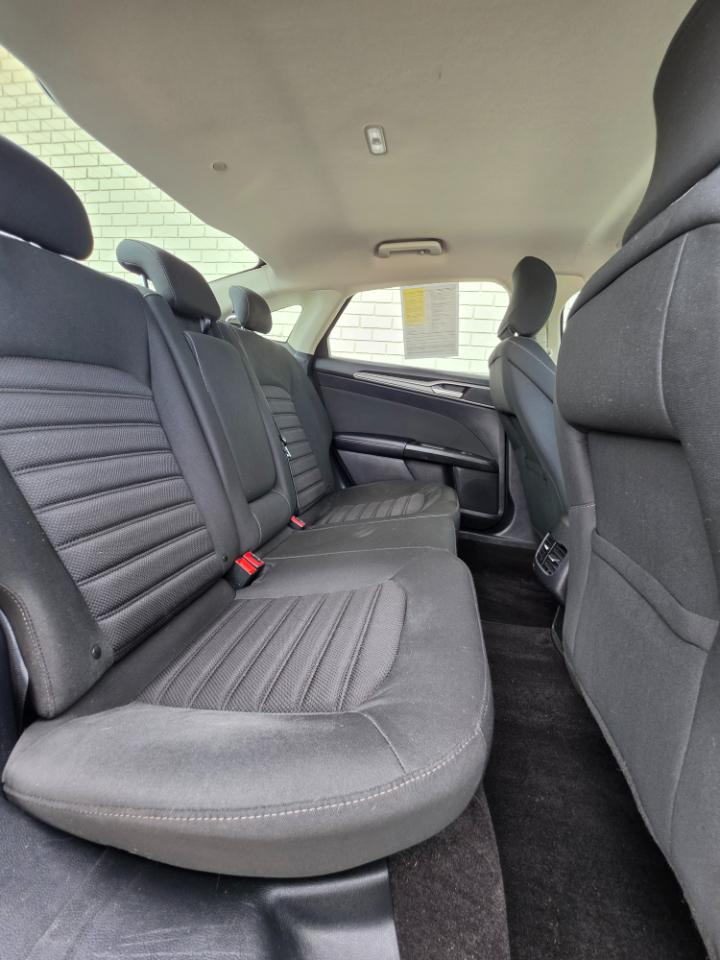 Ford Fusion Hybrid SE FWD 2019