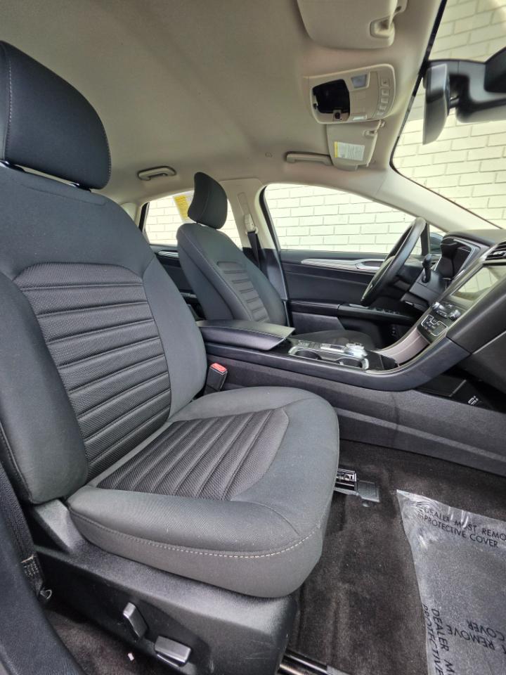 Ford Fusion Hybrid SE FWD 2019