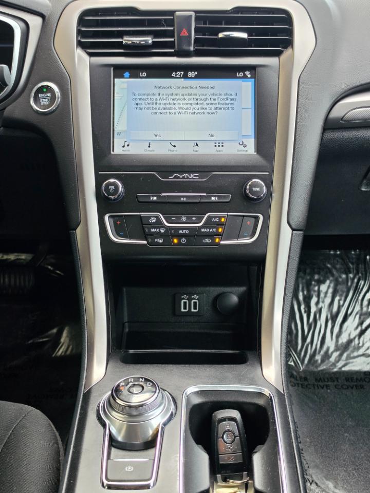 Ford Fusion Hybrid SE FWD 2019
