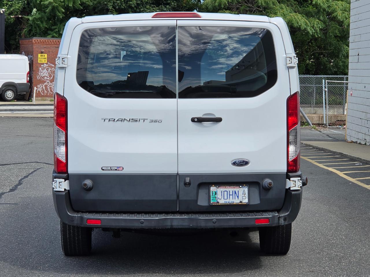 Ford Transit Passenger Wagon T-350 148" Low Roof XLT Swing-Out RH Dr 2018
