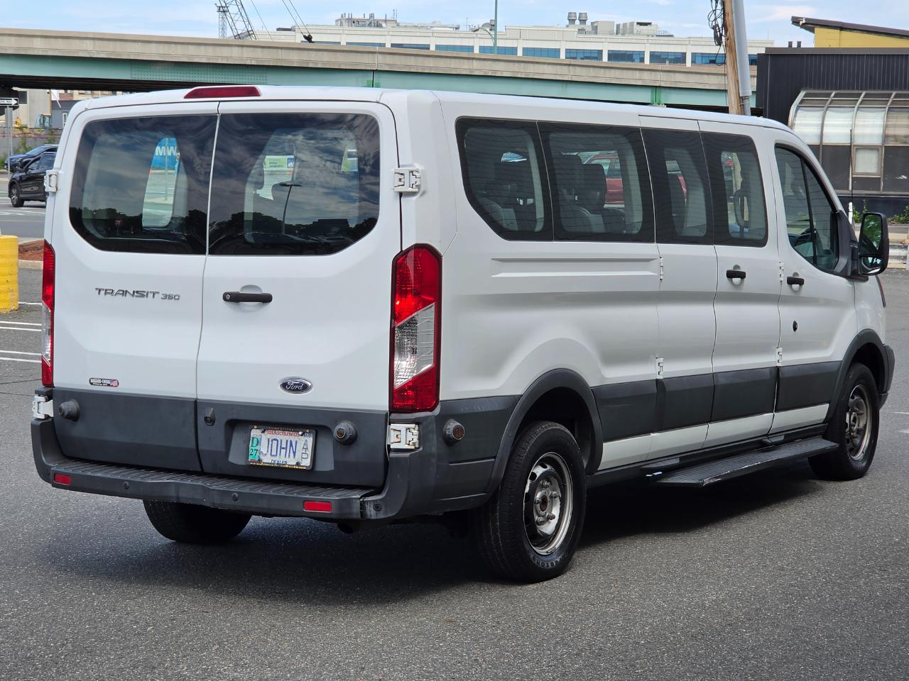 Ford Transit Passenger Wagon T-350 148" Low Roof XLT Swing-Out RH Dr 2018