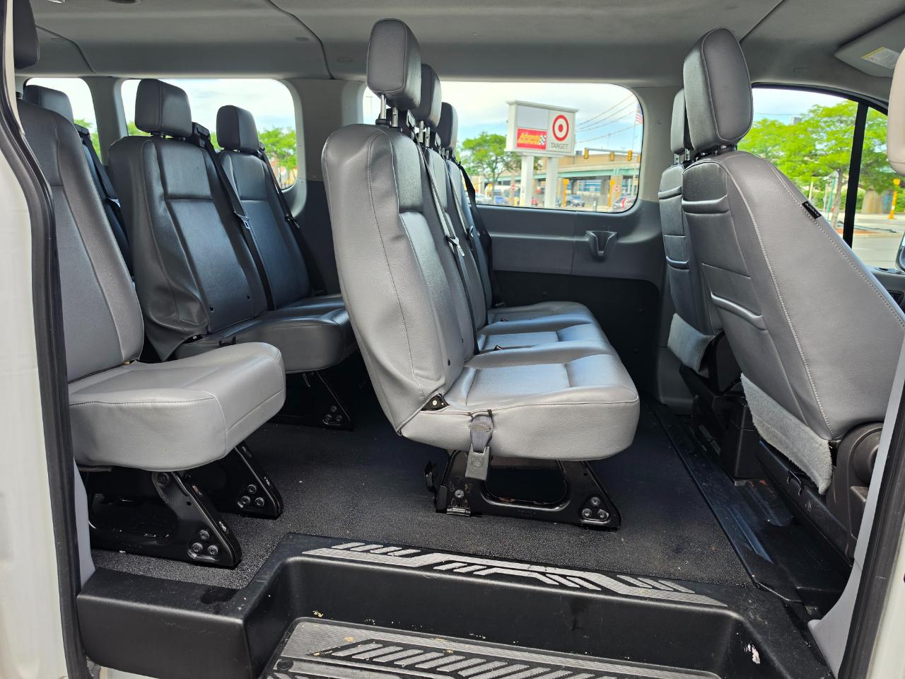 Ford Transit Passenger Wagon T-350 148" Low Roof XLT Swing-Out RH Dr 2018