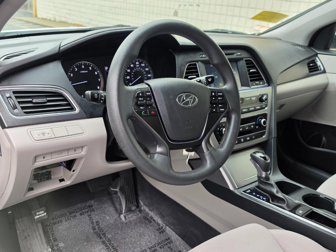 Hyundai Sonata 4dr Sdn 2.4L Sport PZEV 2016