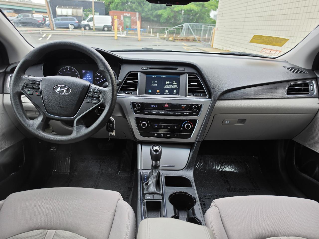 Hyundai Sonata 4dr Sdn 2.4L Sport PZEV 2016