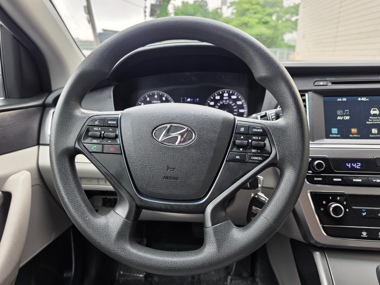 Hyundai Sonata 4dr Sdn 2.4L Sport PZEV 2016