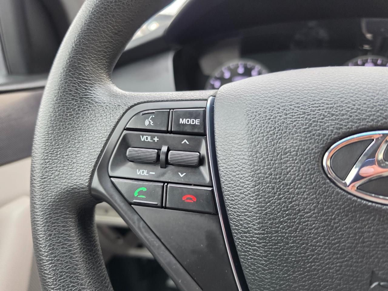 Hyundai Sonata 4dr Sdn 2.4L Sport PZEV 2016