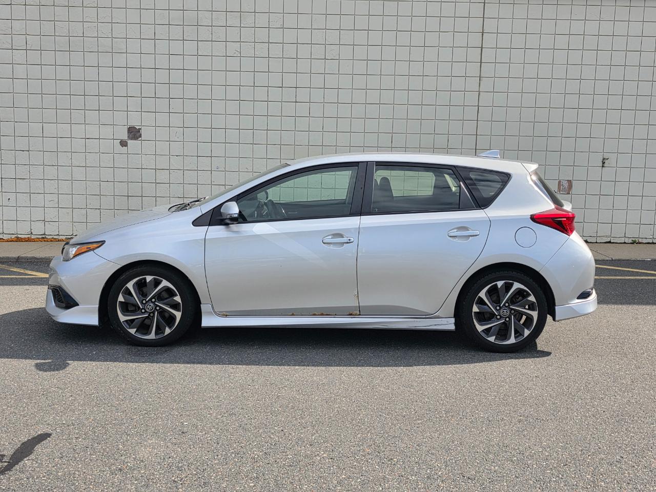 Toyota Corolla iM Manual (Natl) 2018