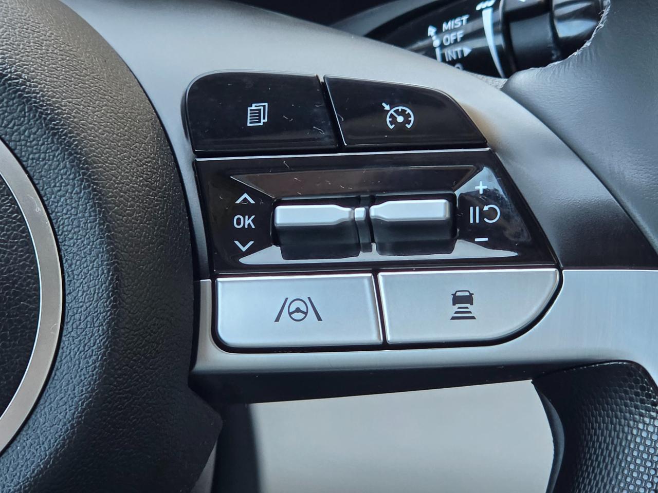 Hyundai Elantra Hybrid Limited DCT 2022