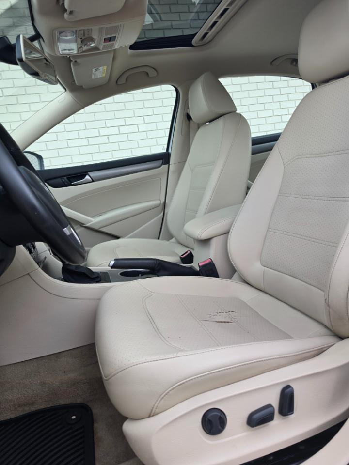 Volkswagen Passat 4dr Sdn 1.8T Auto SE w/Sunroof & Nav PZEV 2014