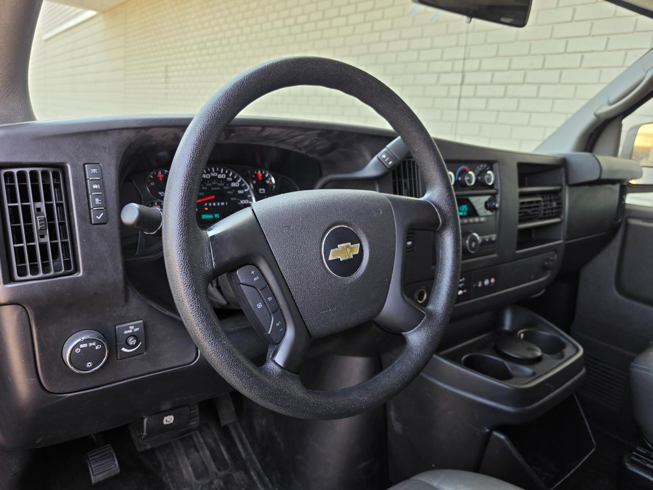 Chevrolet Express Passenger RWD 2500 135" LS 2013