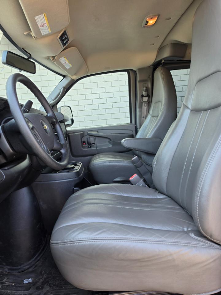 Chevrolet Express Passenger RWD 2500 135" LS 2013