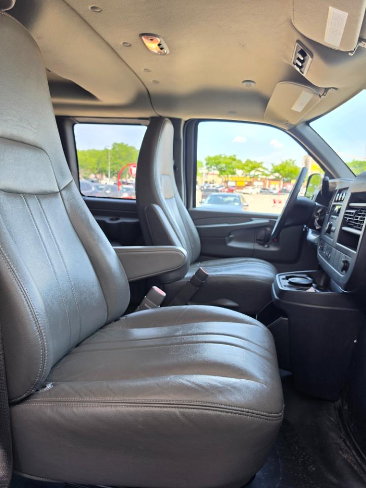 Chevrolet Express Passenger RWD 2500 135" LS 2013