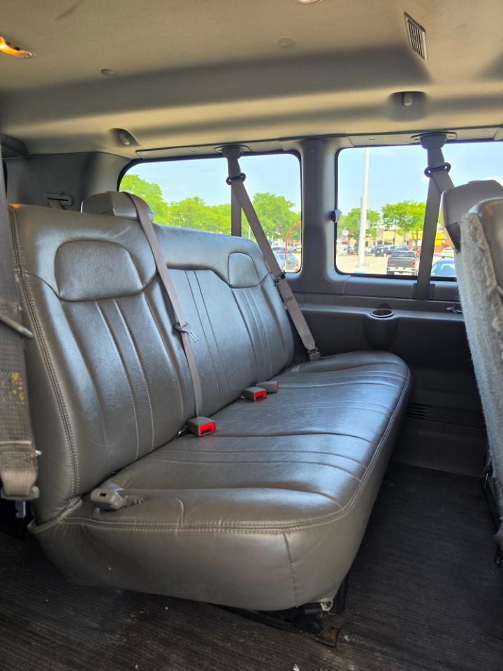 Chevrolet Express Passenger RWD 2500 135" LS 2013
