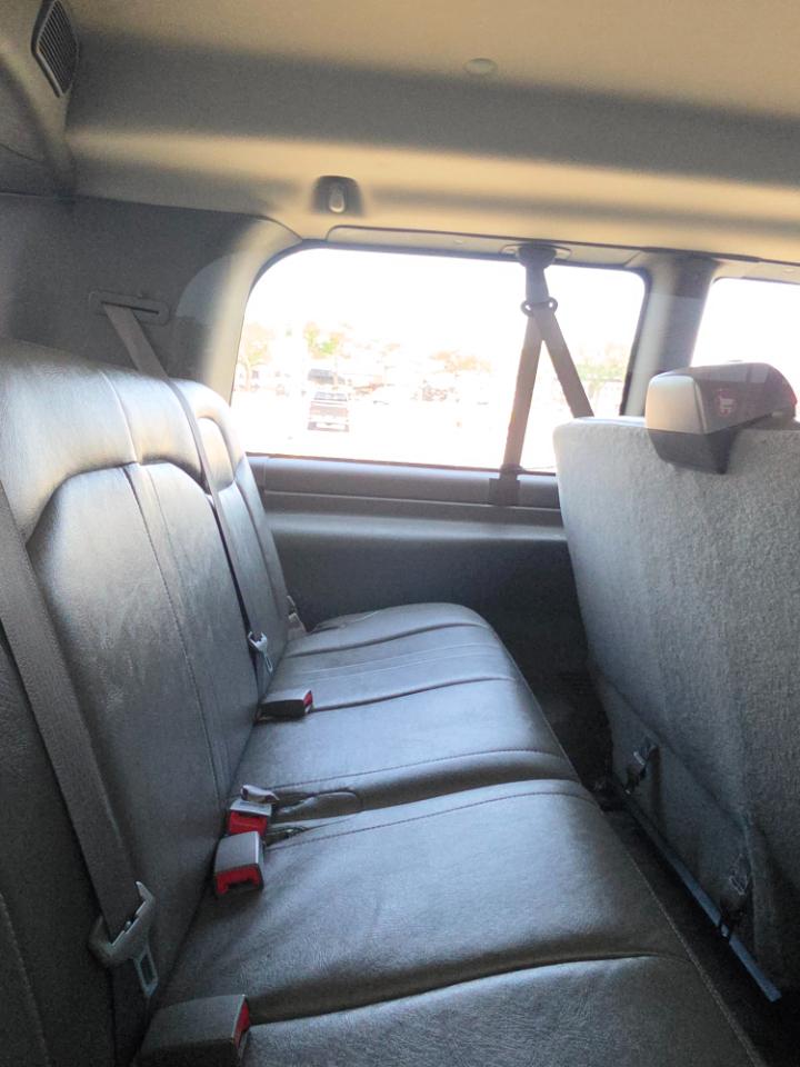 Chevrolet Express Passenger RWD 2500 135" LS 2013