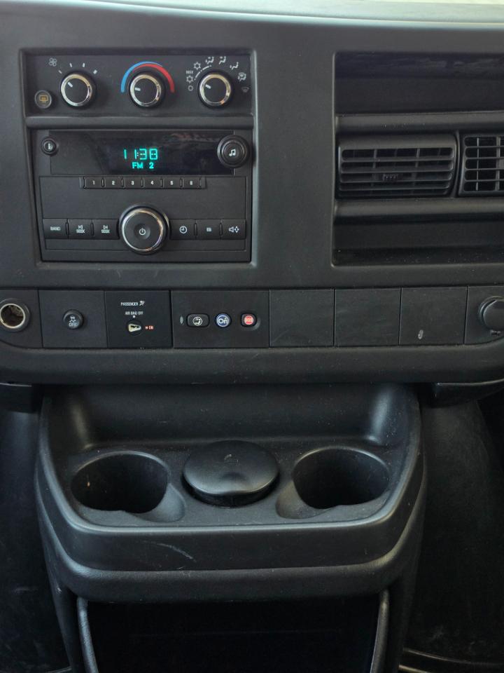 Chevrolet Express Passenger RWD 2500 135" LS 2013