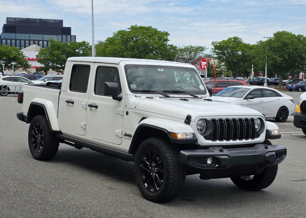 Jeep Gladiator Nighthawk 4x4 *Ltd Avail* 2025