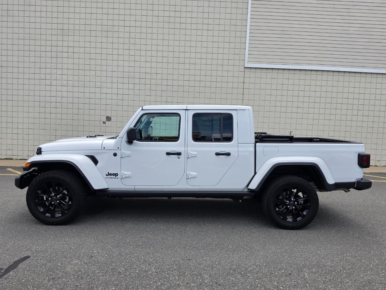 Jeep Gladiator Nighthawk 4x4 *Ltd Avail* 2025