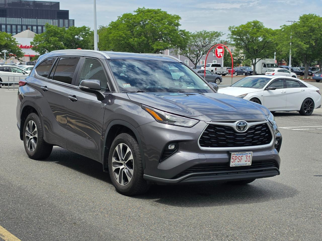 Toyota Highlander Platinum AWD (Natl) 2023