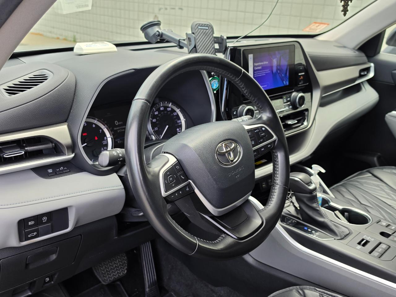 Toyota Highlander Platinum AWD (Natl) 2023