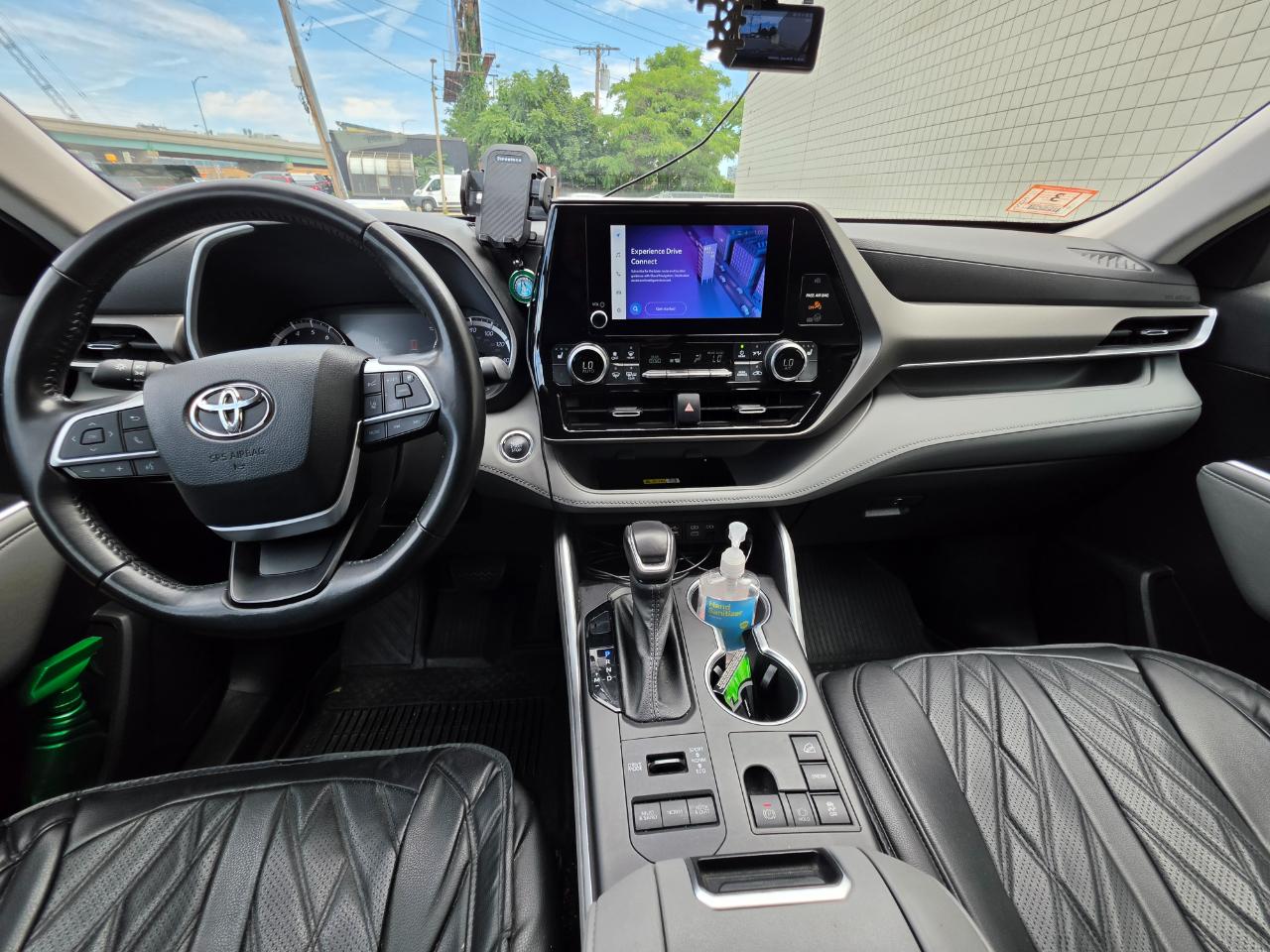 Toyota Highlander Platinum AWD (Natl) 2023