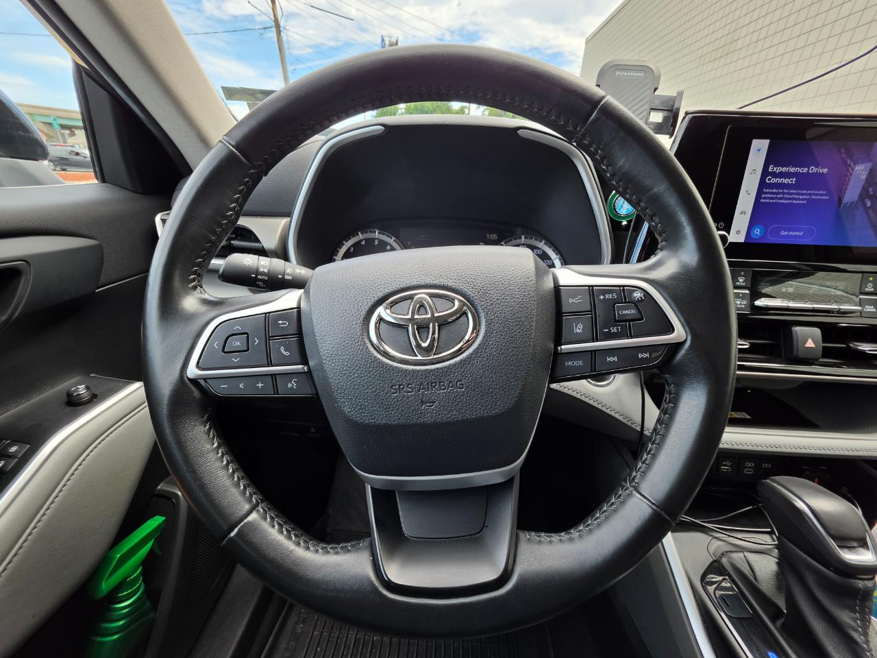 Toyota Highlander Platinum AWD (Natl) 2023