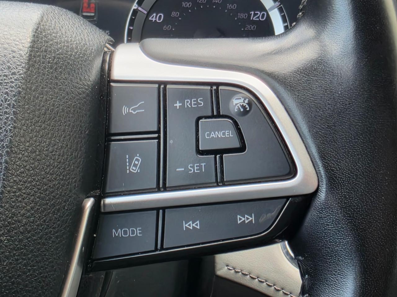 Toyota Highlander Platinum AWD (Natl) 2023