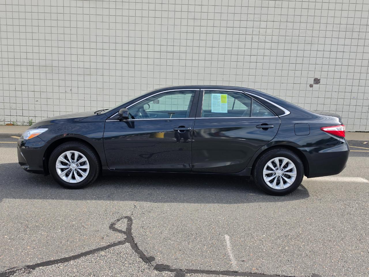 Toyota Camry XLE Auto (Natl) 2017