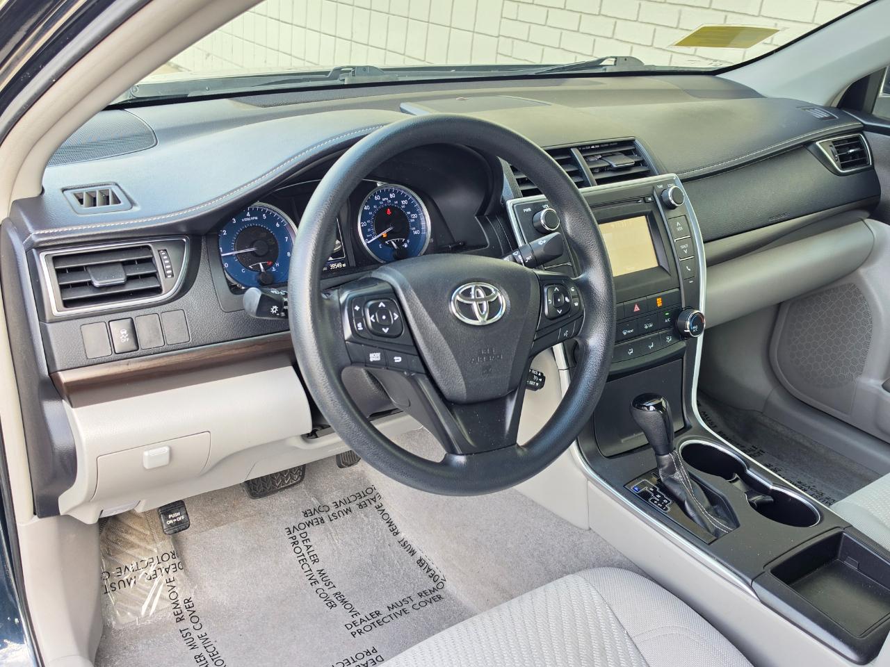 Toyota Camry XLE Auto (Natl) 2017