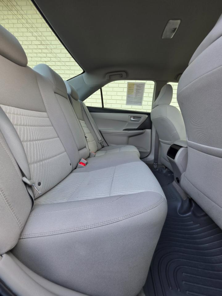 Toyota Camry XLE Auto (Natl) 2017