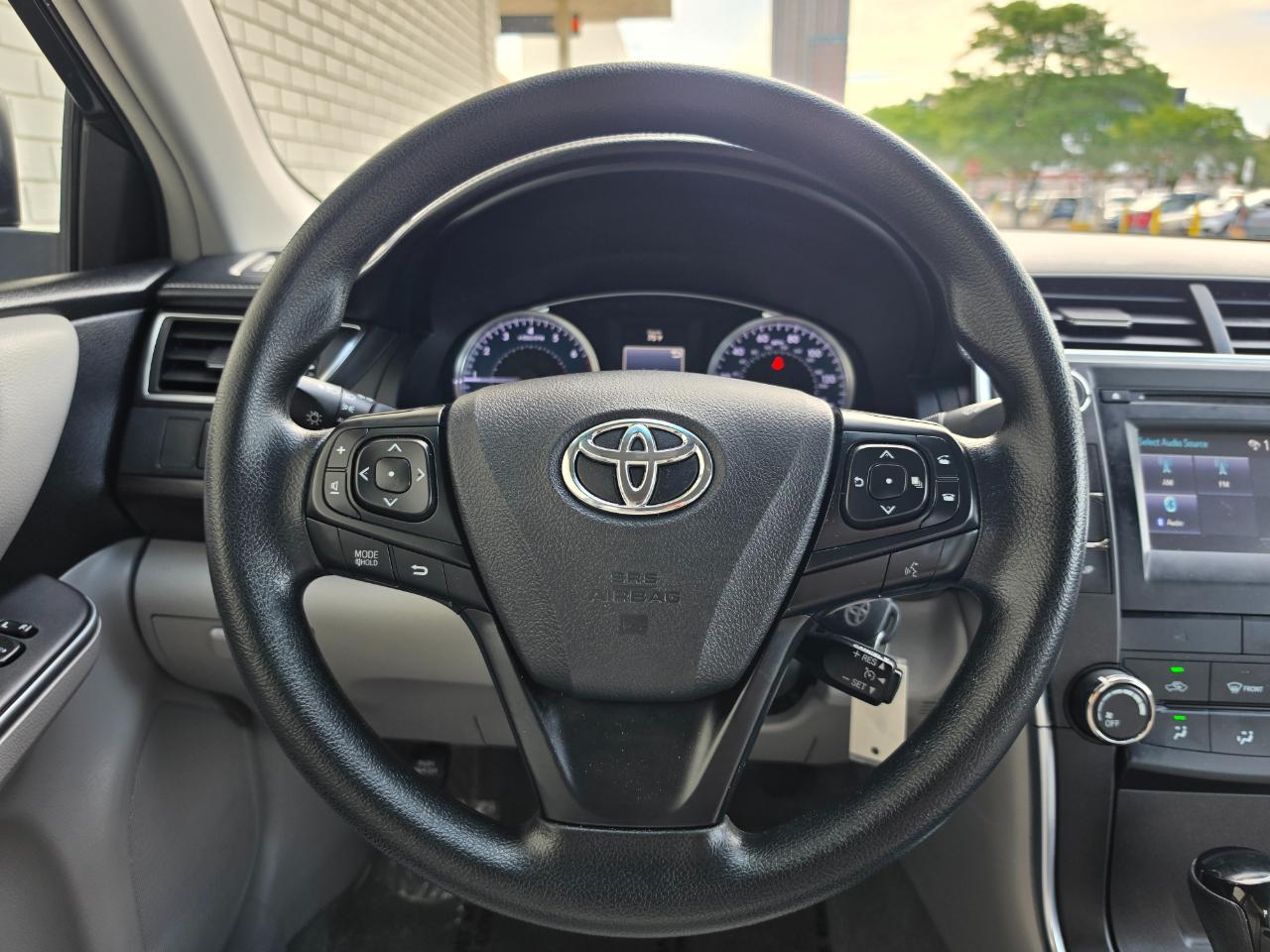 Toyota Camry XLE Auto (Natl) 2017