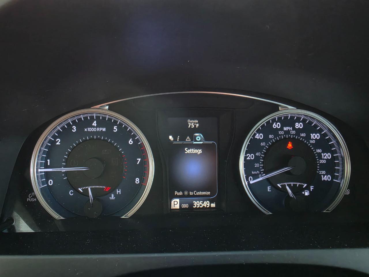 Toyota Camry XLE Auto (Natl) 2017