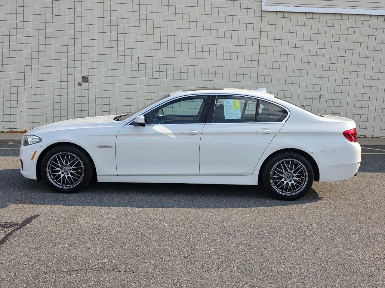 BMW 5 Series 4dr Sdn 528i xDrive AWD 2015