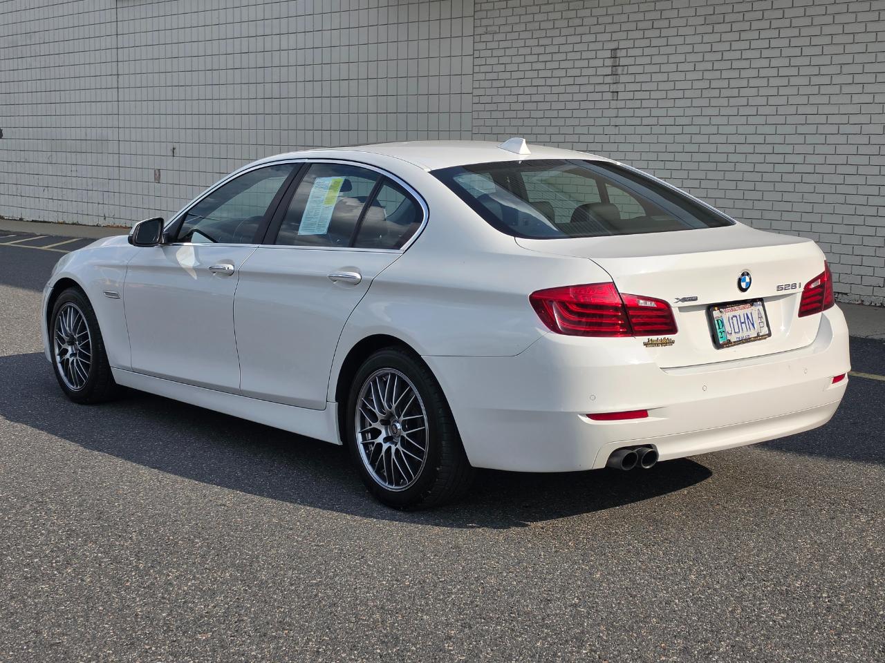 BMW 5 Series 4dr Sdn 528i xDrive AWD 2015
