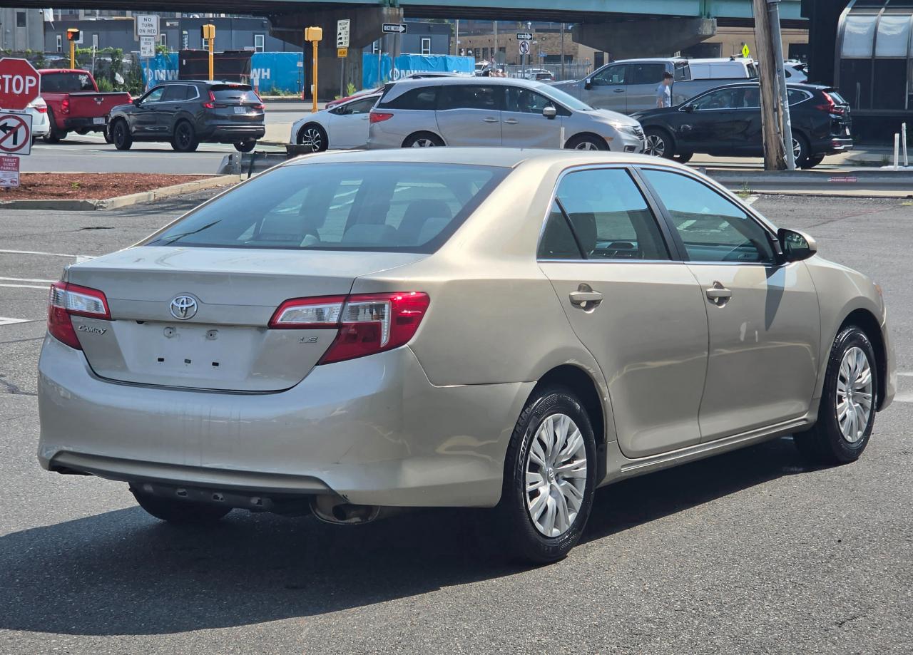 Toyota Camry 2014.5 4dr Sdn I4 Auto SE Sport (Natl) 2014