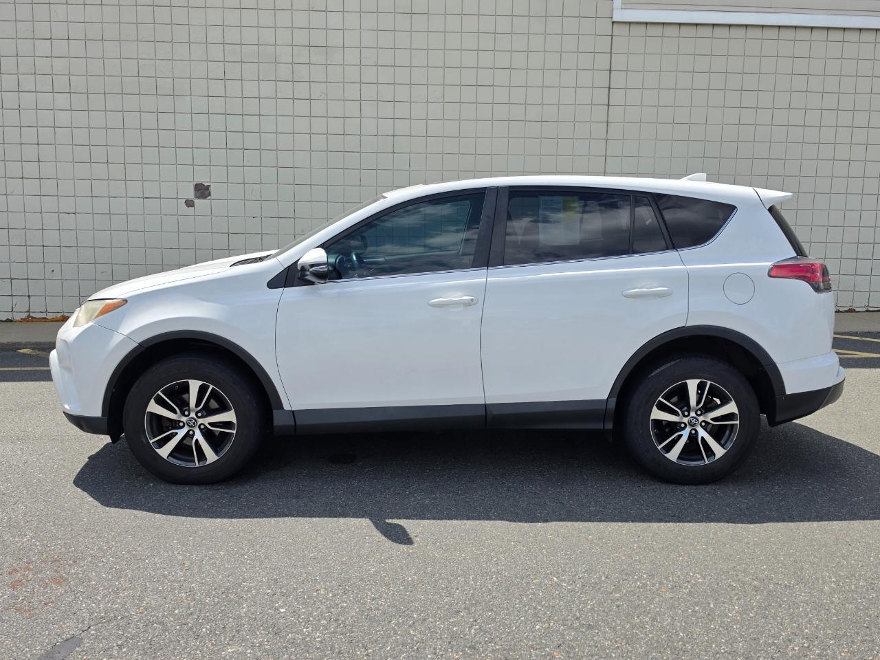 Toyota RAV4 Adventure FWD (Natl) 2018