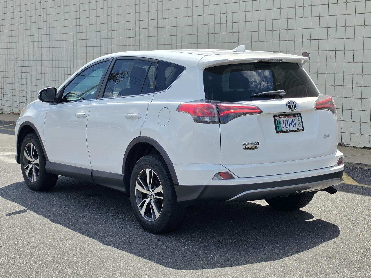 Toyota RAV4 Adventure FWD (Natl) 2018