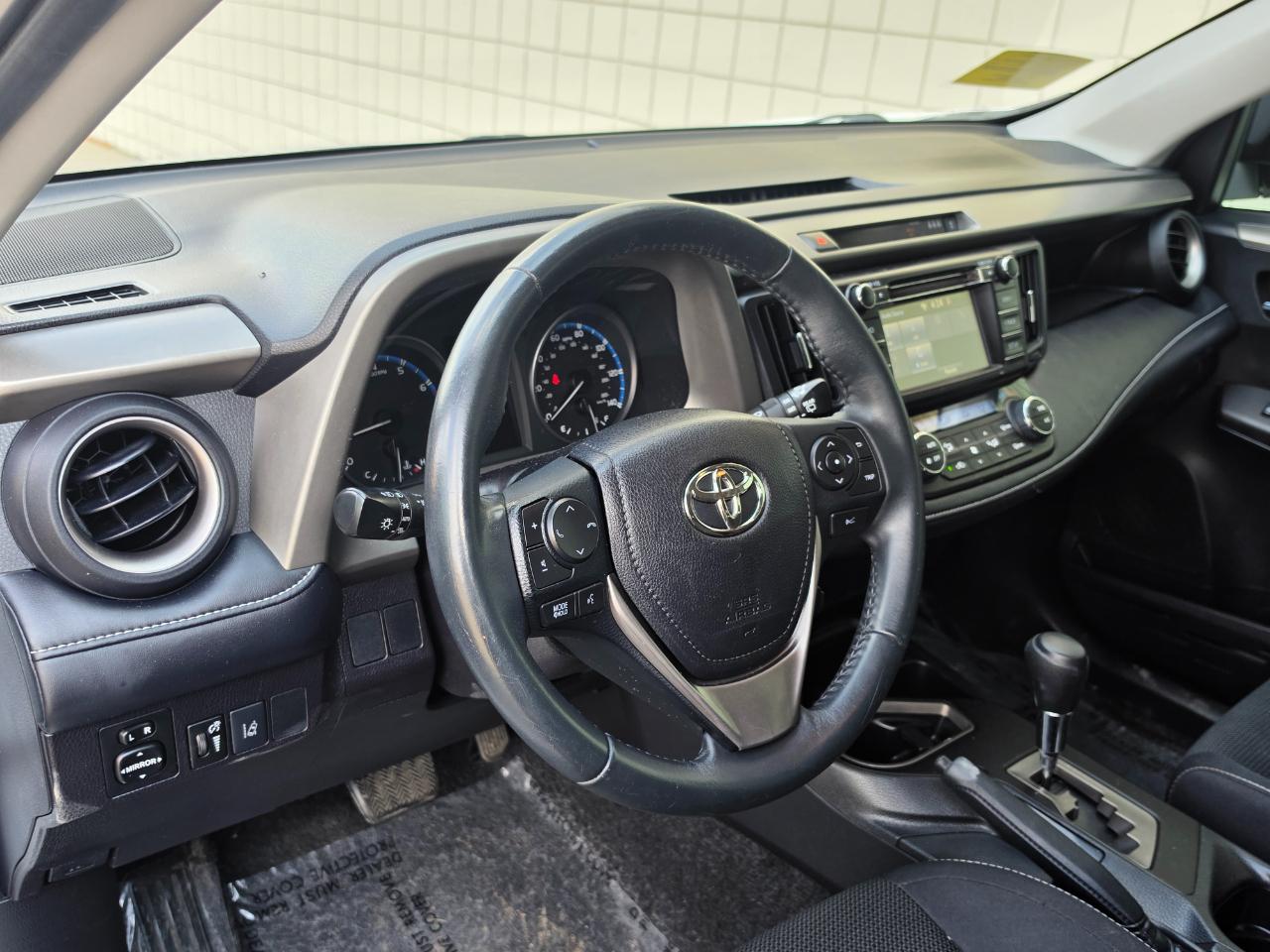 Toyota RAV4 Adventure FWD (Natl) 2018