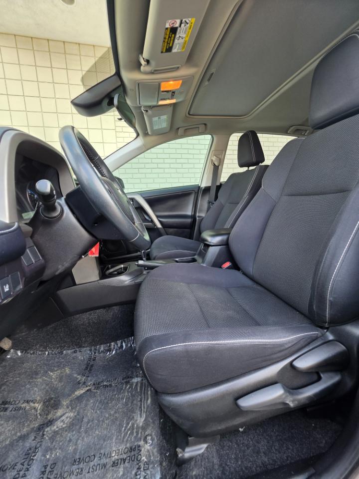 Toyota RAV4 Adventure FWD (Natl) 2018