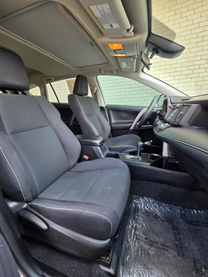 Toyota RAV4 Adventure FWD (Natl) 2018