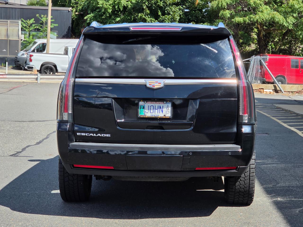 Cadillac Escalade 2WD 4dr Luxury 2019