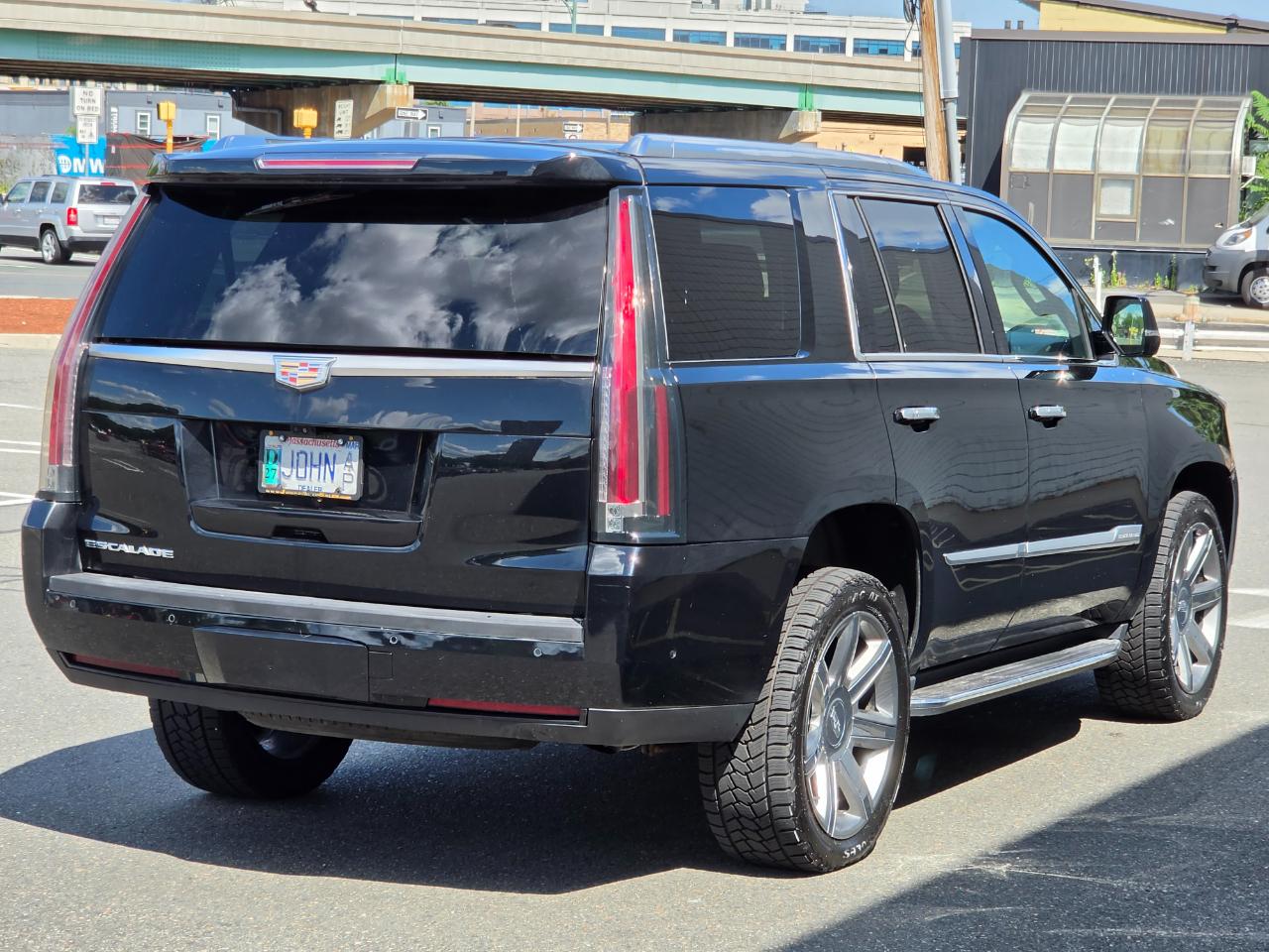 Cadillac Escalade 2WD 4dr Luxury 2019