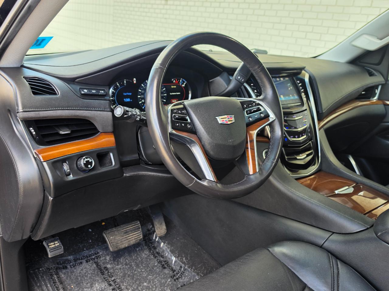Cadillac Escalade 2WD 4dr Luxury 2019