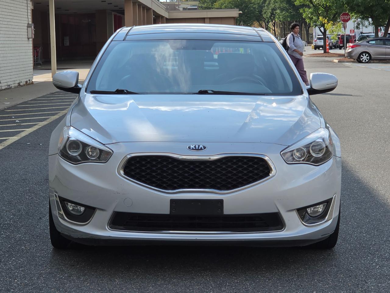 Kia Cadenza 4dr Sdn Premium 2016