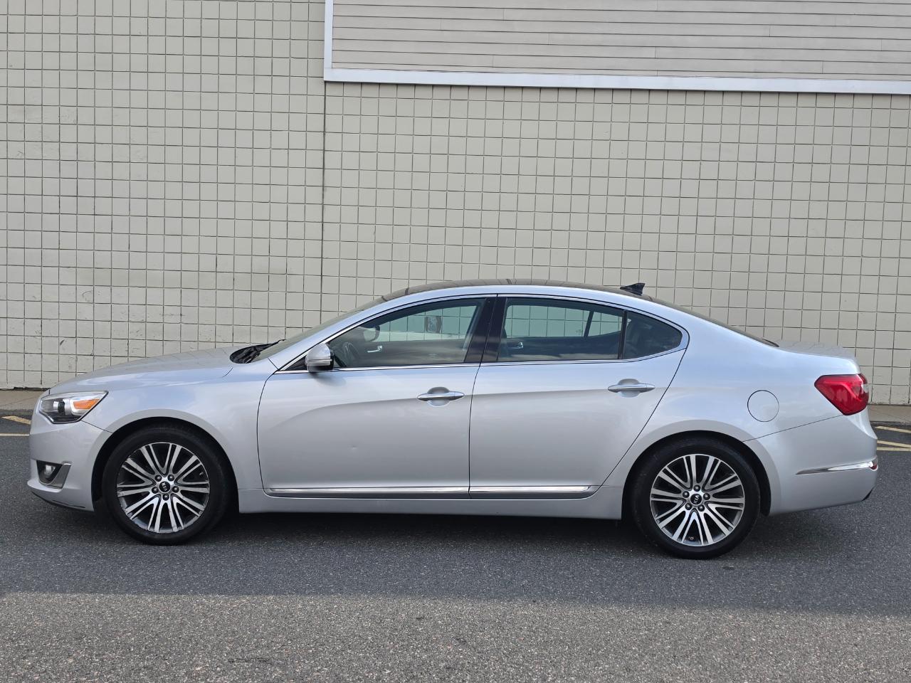 Kia Cadenza 4dr Sdn Premium 2016